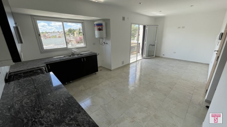 Depto 1 dorm, 48m² en 4 de abril y Constitucion con cochera