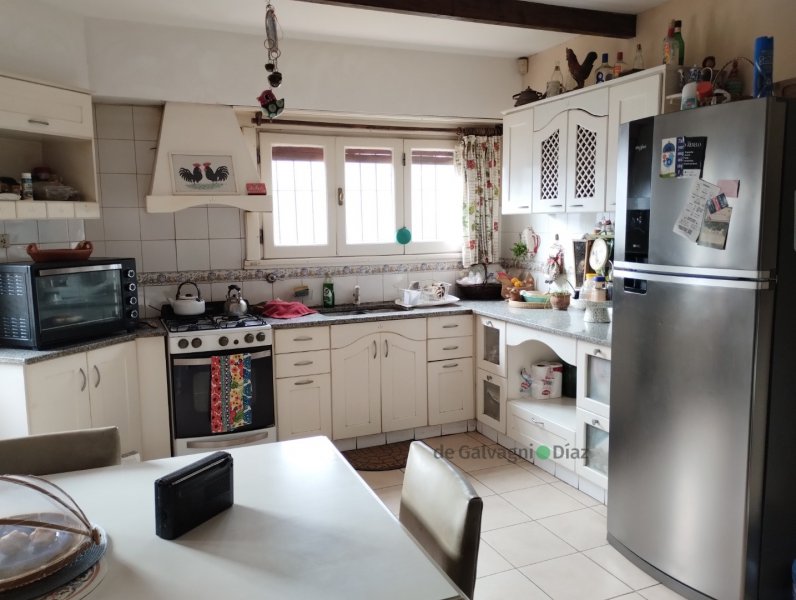 Casa en Venta 3 dorm, 224m² con garage — 25 de Mayo
