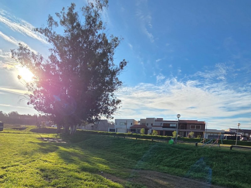Casa a estrenar 3 dorm, 124.5m² con garage — Riato