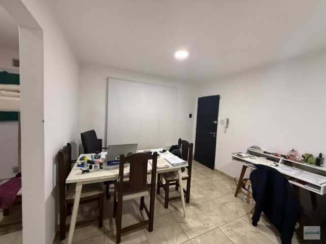 Depto 1 dorm, 45m² en Av. Rivadavia — Sin cochera
