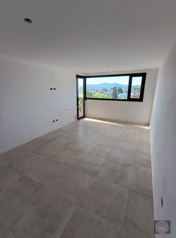 Depto 2 dorm, 82m² a estrenar con cochera — Uriburu 1032