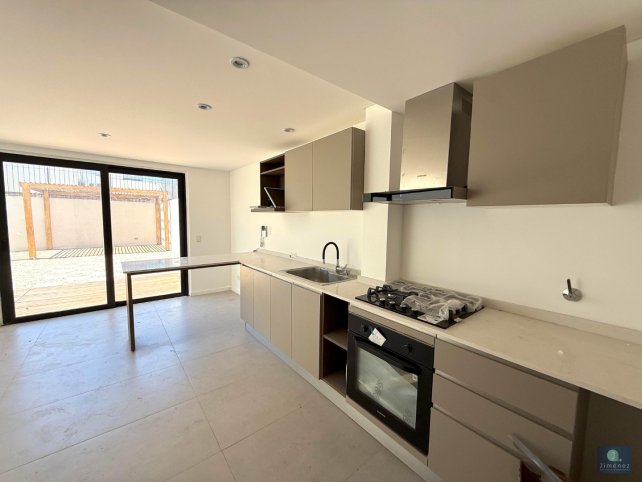 Dpto de 1 Dorm de Categoria en Venta - Planta Baja - Ed Dinamarca