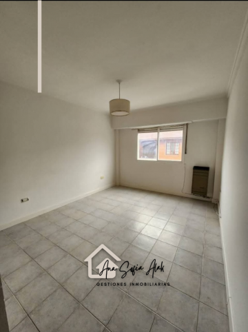 Depto en Alquiler 1 dorm, 1 baño, 1 cochera — Buzon 400
