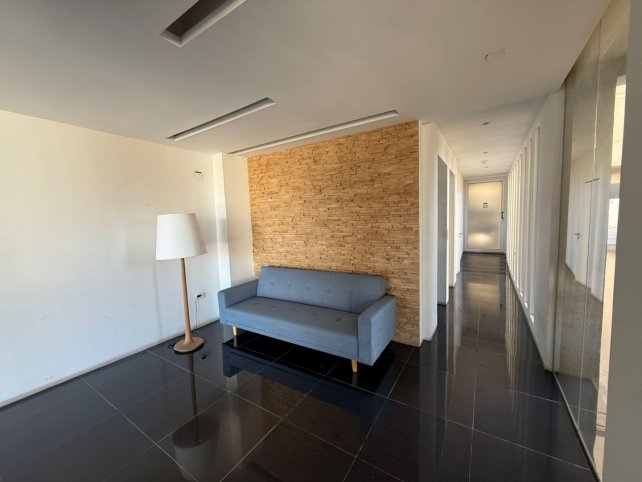 Depto en Venta 1 dorm, 46m² con cochera — Maipú 930