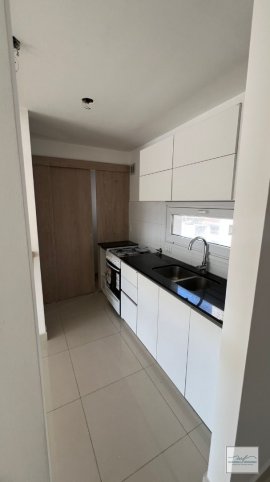 Depto en Venta 1 dorm, 54m² con cochera — Maipu 900
