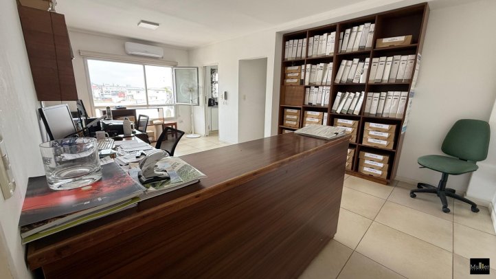 Depto 2 dorm, 95m² en Avenida Falucho — 3er piso con cochera