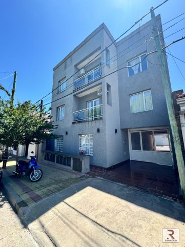 Depto. en Venta 1 dorm, 51m² en planta baja con cochera — Constitución 1550