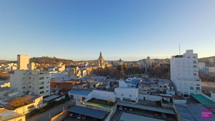 Depto 2 dorm, 60m² con cochera — 9 de julio 400