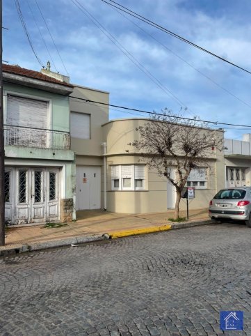 Casa en Venta 3 dorm, 169m² con garage — Alem