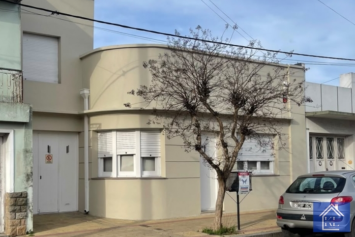 Casa en Venta 3 dorm, 169m² con garage — Alem