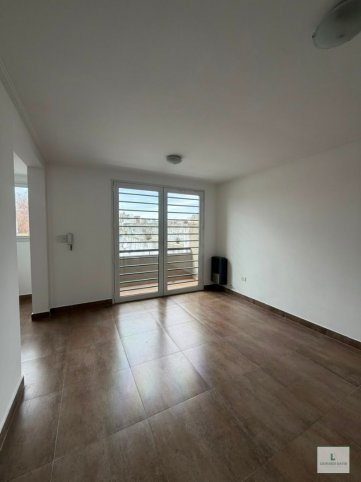 Departamento dúplex 1 dorm, 60m² en primer piso — Alberdi 623