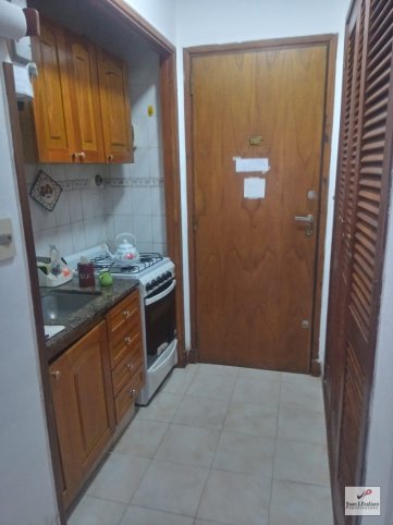 Departamento monoambiente a la calle en venta — Sarmiento y Gascón