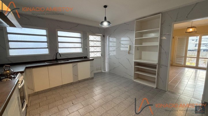 Departamento de dos dormitorios con terraza propia