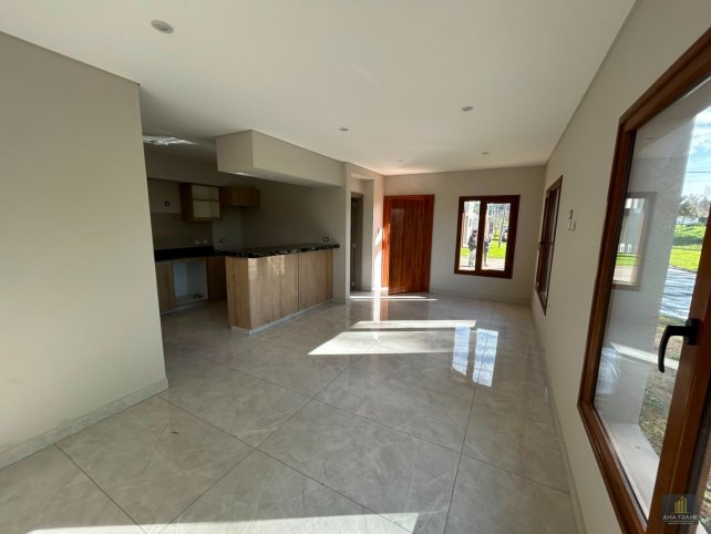 Casa en Pasaje Purmamarca al 600, 64m², 2 dorm, 1 baño, garage