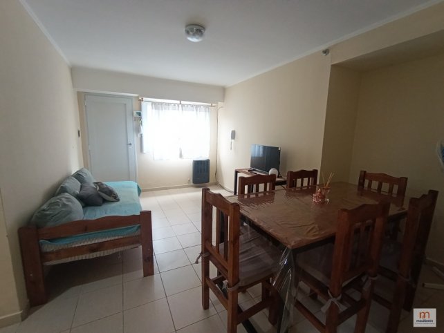 Depto 1 dorm, 45m² en planta baja con patio y cochera — Saavedra 750