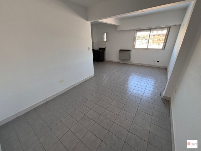 Depto 1 dorm, 54m² en 4° piso con ascensor — 9 de Julio 454