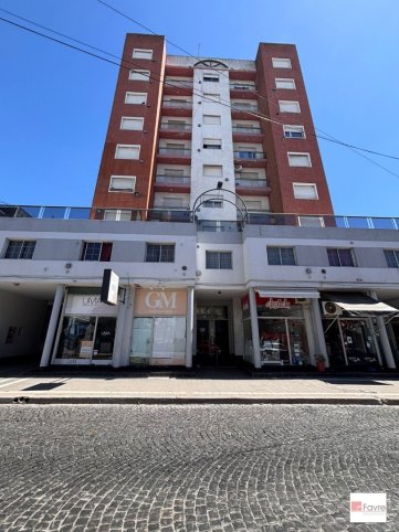 Depto 1 dorm, 54m² en 4° piso con ascensor — 9 de Julio 454
