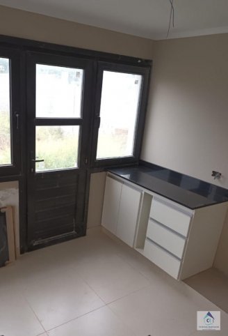 Casa a estrenar en venta, 2 dorm, 2 baños, garage para 2 vehículos — Nigro 3100