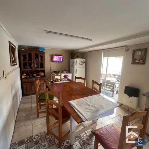 Casa 2 dorm, 90m² con pileta — Moreno 1500