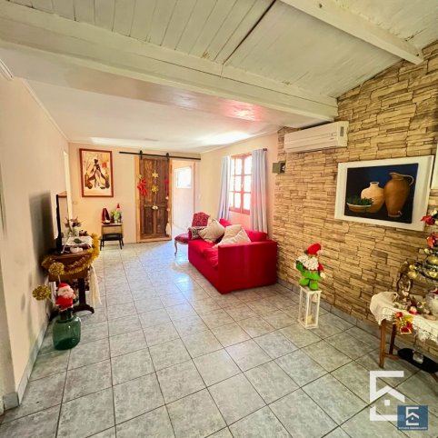 Casa 2 dorm, 90m² con pileta — Moreno 1500