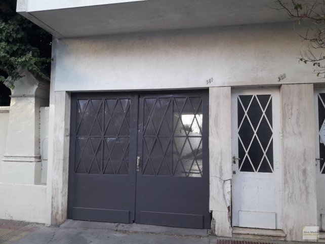 Casa 2 dorm, 2 baños con cochera — Maipú al 500