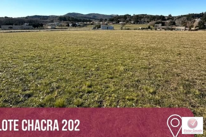 Lote de 7500 m² con excelente vista y entorno natural