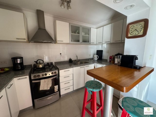 Casa 4 dorm, 250m² en El Cerrito con piscina y garaje