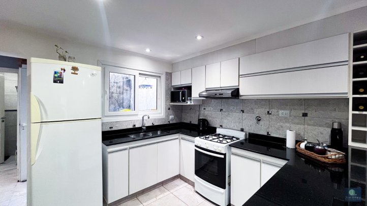 Depto en Dúplex 3 amb, 68m² con garage — Ezeiza 1557
