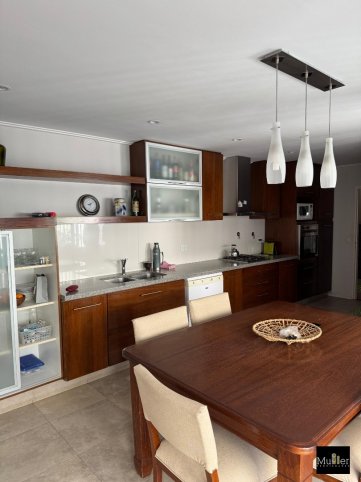 Casa 3 dorm, 80m² con pileta y garage