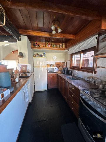 Casa 2 dorm, 2 baños, garage — Serrano al 1400