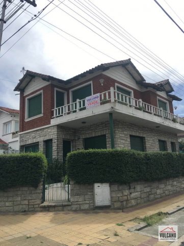Casa en Venta Monseñor de Andrea y Brandsen, 130m², 3 dorm, 2 baños, garage
