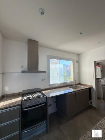 Depto 2 dorm, 90m² céntrico con cochera — 25 de mayo 800