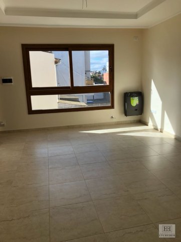 Depto 2 dorm, 1 baño, luminoso — Roca