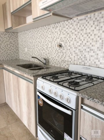 Depto 2 dorm, 1 baño, luminoso — Roca