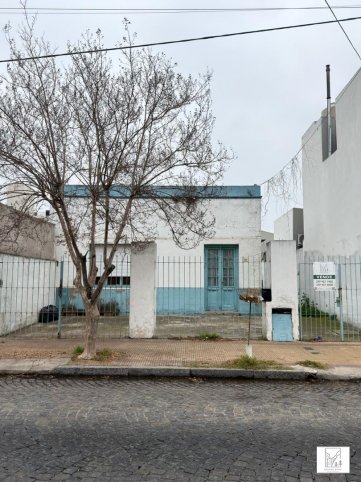 Casa en Venta 4 dorm, 198m² con garage — 14 de Julio