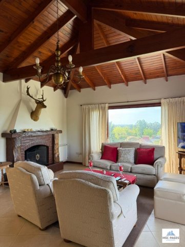 Casa 3 dorm, 330m² en Country Sierras del Tandil