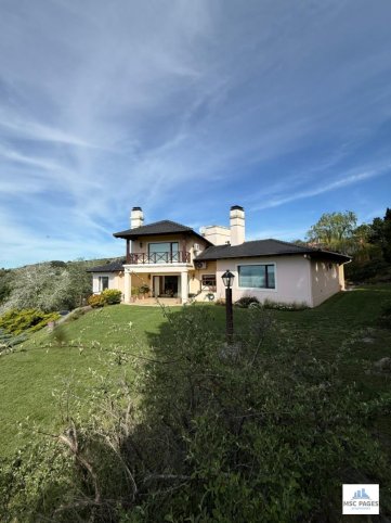Casa 3 dorm, 330m² en Country Sierras del Tandil