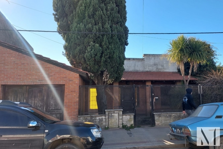 Casa en Venta Rodriguez al 1300, 3 dorm, 107m², Lote de 555,76m²