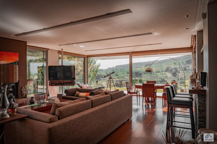 EXCELENTE CASA EN VENTA EN COUNTRY VALLE DE TANDIL