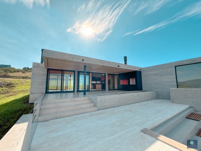 MODERNA CASA A ESTRENAR EN BARRIO PRIVADO ALTOS AIRES