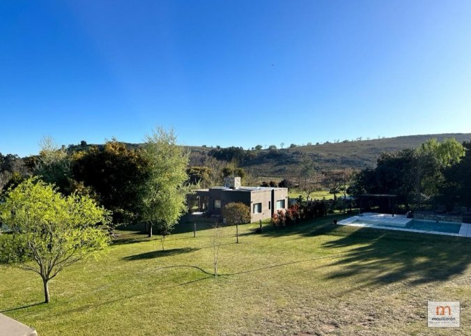 Casa en Zona Don Bosco, 8 dorm, 454m², 5 baños, 5 cocheras