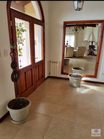 Casa 3 dorm, 350m² en Country Sierras del Tandil con garage