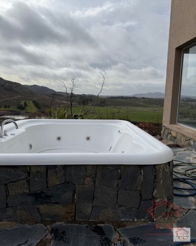 Casa 3 dorm, 327m² con pileta y quincho — Valle Country Altos de Tandil