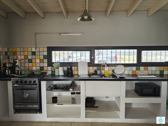 Quinta 3 dorm, 250m² con piscina y amplio terreno