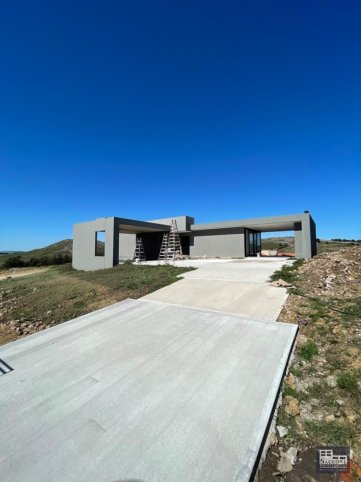 Casa a estrenar 3 dorm, 300m² en Country El Valle de Tandil