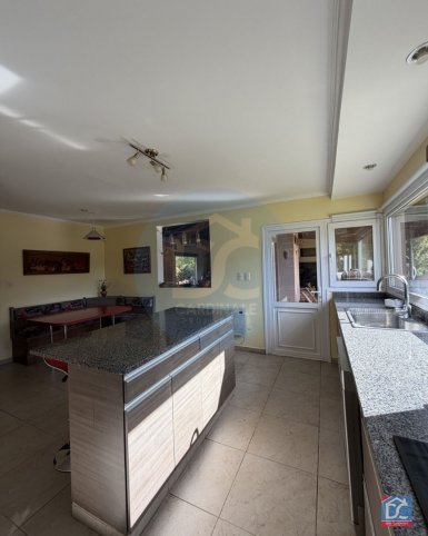 Casa 3 dorm, 237m² en Don Bosco con pileta y garage