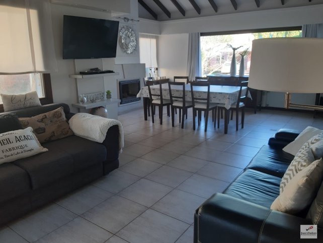 Casa 3 dorm, 251m² en Country Sierras de Tandil con garage