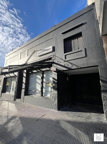 Casa Céntrica en Venta 2 dorm, 244m² — Sarmiento 563