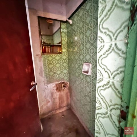 Casa con departamento a demoler en VENTA