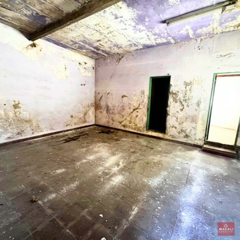 Casa con departamento a demoler en VENTA